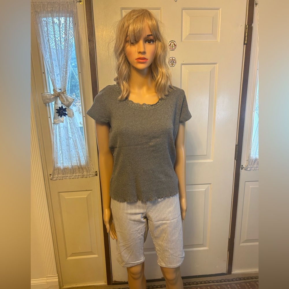 French Laundry XL gray top W/matched Faded Glory pin stripped shorts 18W 2 pcs